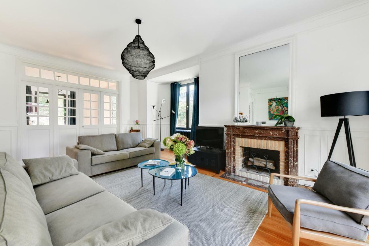 Cottage De La Foret شانتييّي المظهر الخارجي الصورة